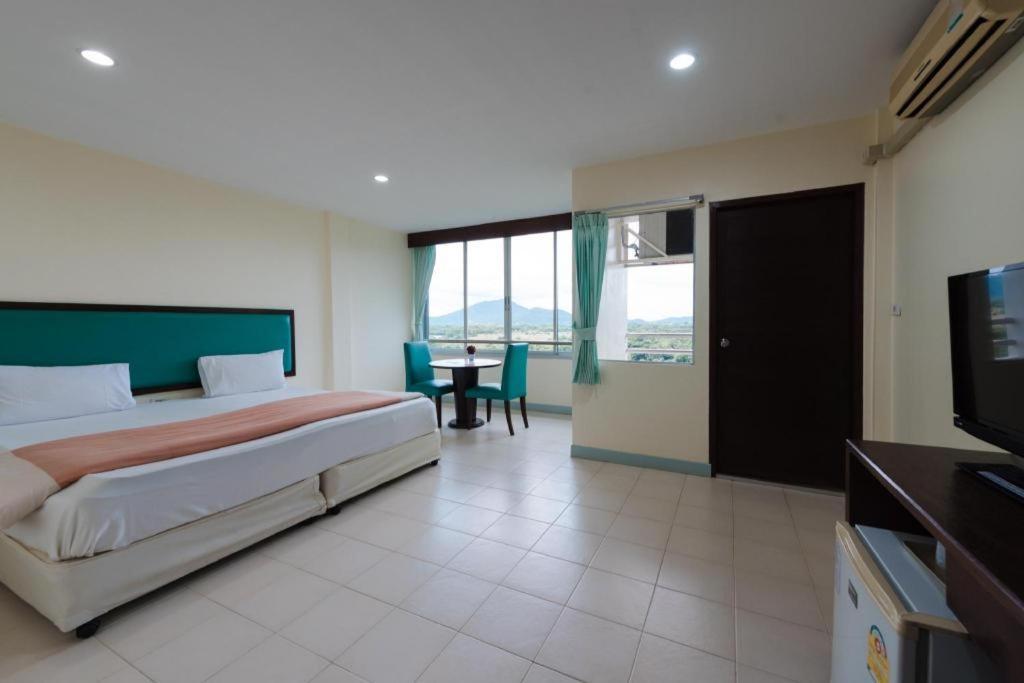 Nice Beach Hotel Районг Экстерьер фото