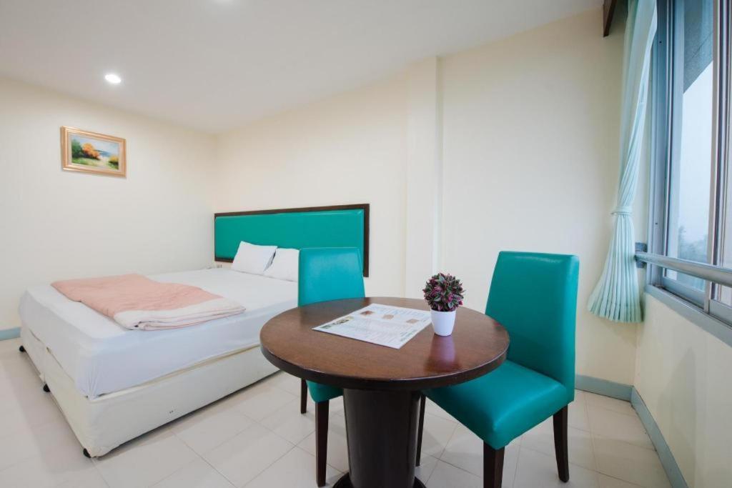Nice Beach Hotel Районг Экстерьер фото