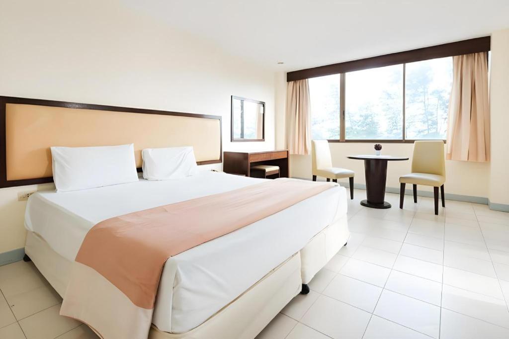 Nice Beach Hotel Районг Экстерьер фото