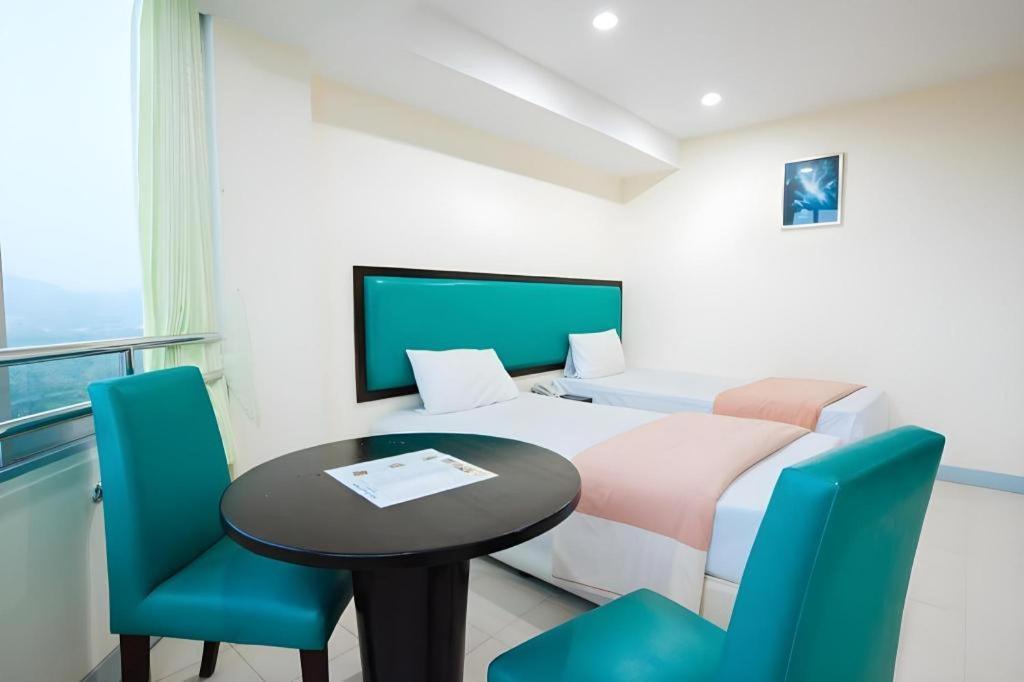 Nice Beach Hotel Районг Экстерьер фото