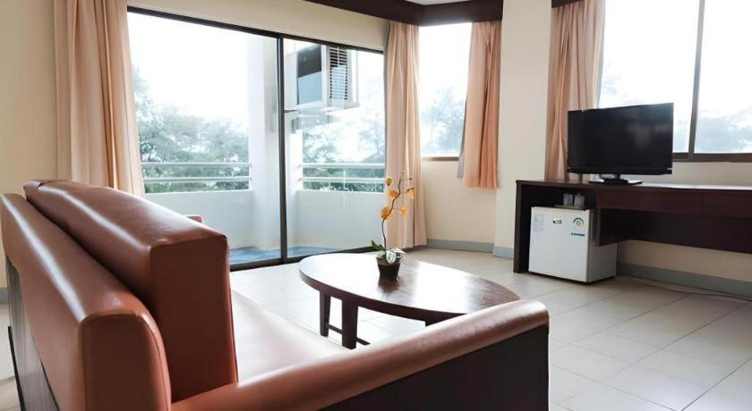 Nice Beach Hotel Районг Экстерьер фото